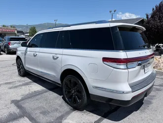 2022 Lincoln Navigator L photo 3