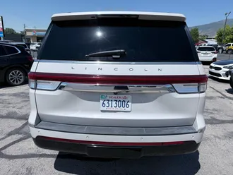 2022 Lincoln Navigator L photo 4