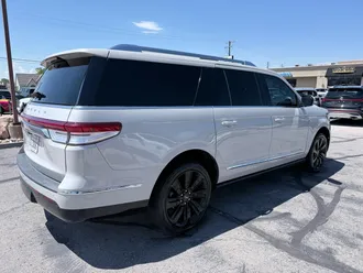 2022 Lincoln Navigator L photo 5