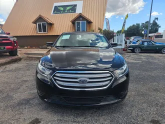 2016 Ford Taurus photo 2