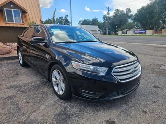2016 Ford Taurus photo 3