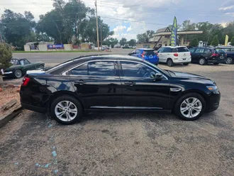 2016 Ford Taurus photo 4