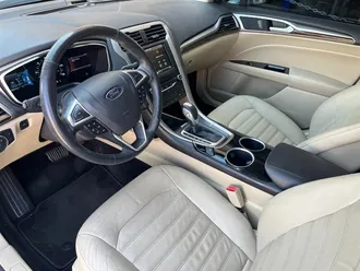 2014 Ford Fusion Hybrid SE photo 2
