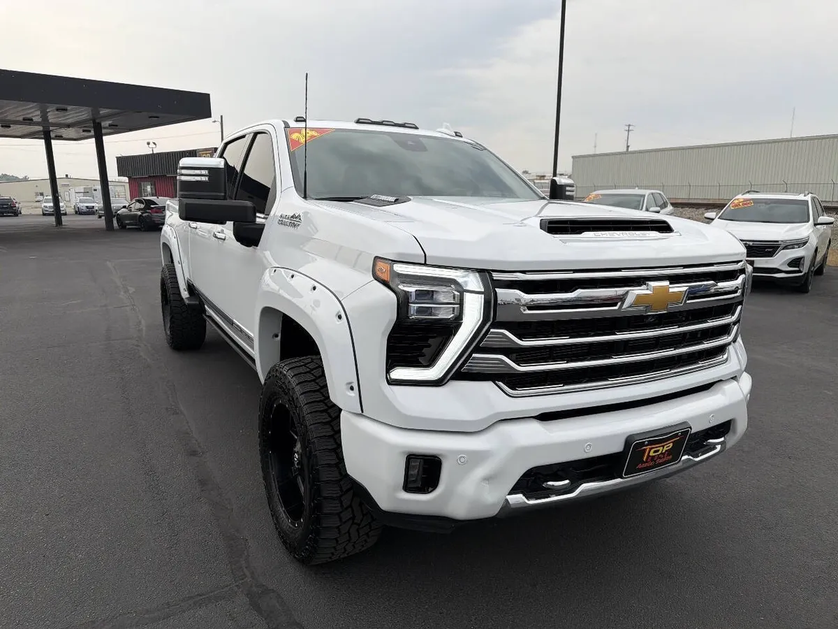2024 Chevrolet Silverado 2500HD High Country 4x4 4dr Crew Cab SB