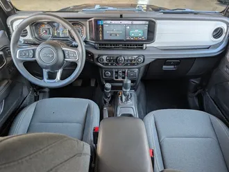 2025 Jeep Wrangler Sahara photo 3