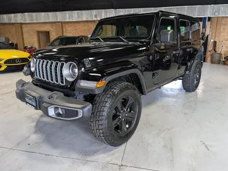 2025 Jeep Wrangler Sahara photo 5