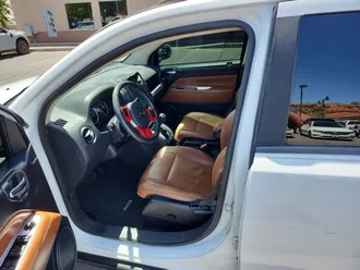2016 Jeep Compass photo 2
