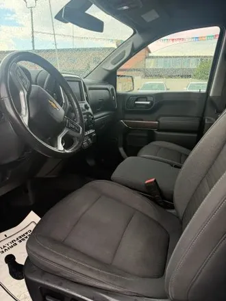 2020 Chevrolet Silverado 1500 Crew Cab photo 3
