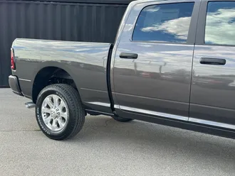 2027 Ram 3500 photo 4