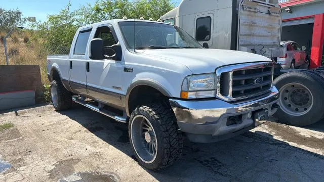 2003 Ford F250 Super Duty Crew Cab Lariat Pickup 4D 6 3/4 ft