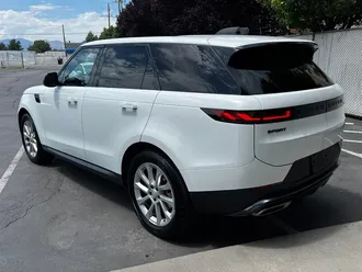2025 Land Rover Range Rover Sport P360 SE photo 5