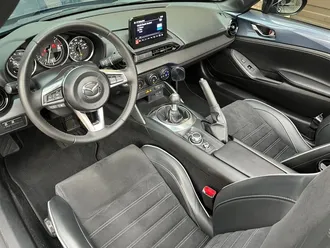 2021 Mazda MX-5 Miata Club photo 2