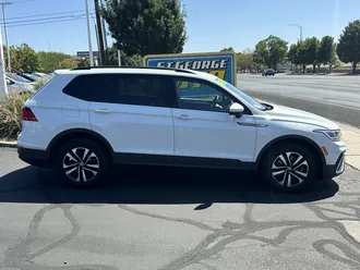 2024 Volkswagen Tiguan photo 2