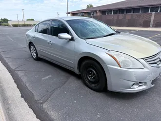 2010 Nissan Altima photo 6