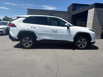 2024 Toyota RAV4 photo 4