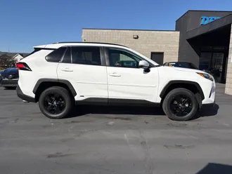 2024 Toyota RAV4 photo 4