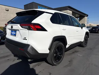 2024 Toyota RAV4 photo 7