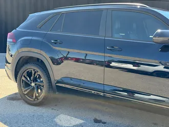 2025 Volkswagen Atlas Cross Sport photo 4