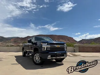 2022 Chevrolet Silverado 3500HD photo 2