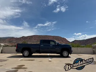 2022 Chevrolet Silverado 3500HD photo 3