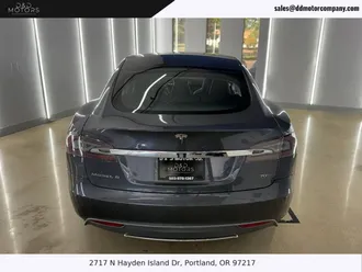2016 Tesla Model S photo 7