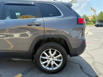 2018 Jeep Cherokee photo 6