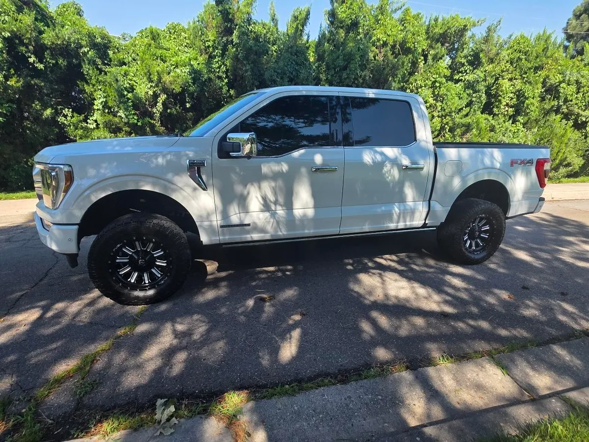 2022 Ford F-150 Platinum 4WD SuperCrew 5.5' Box