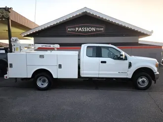 2019 Ford F350 Super Duty Super Cab & Chassis photo 6