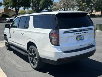 2021 Chevrolet Suburban photo 5