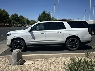 2021 Chevrolet Suburban photo 6