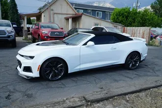 2023 Chevrolet Camaro photo 3