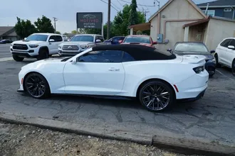 2023 Chevrolet Camaro photo 5