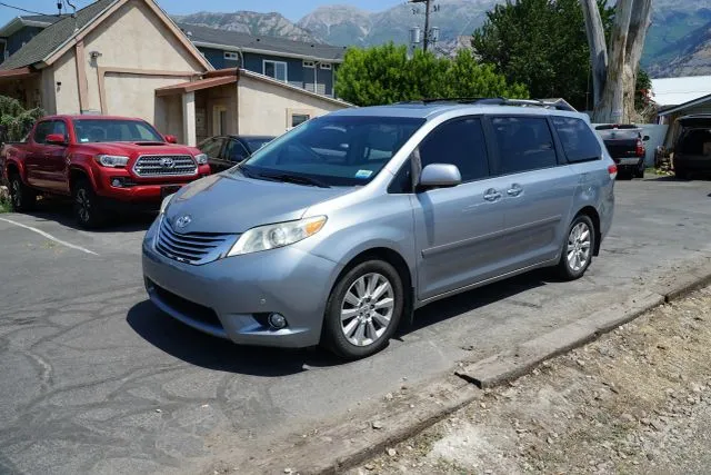 2011 Toyota Sienna Limited Minivan 4D