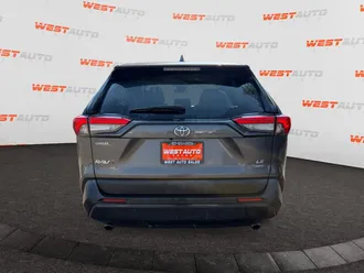 2023 Toyota RAV4 photo 4