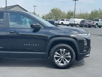 2026 Chevrolet Equinox photo 3