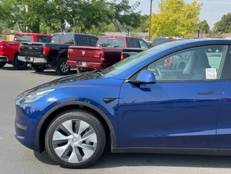2023 Tesla Model Y photo 4