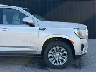 2023 GMC Yukon XL photo 4