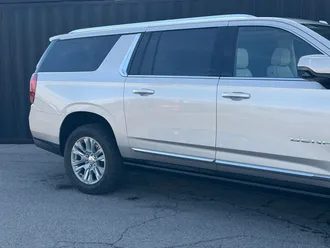 2023 GMC Yukon XL photo 5
