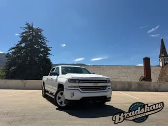 2017 Chevrolet Silverado 1500 photo 2