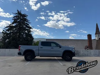 2024 Chevrolet Silverado 1500 photo 3