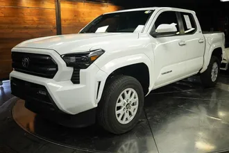 2024 TOYOTA TACOMA photo 2