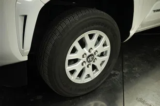 2024 TOYOTA TACOMA photo 4
