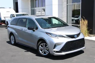 2021 TOYOTA SIENNA photo 2