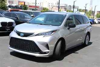 2021 TOYOTA SIENNA photo 4