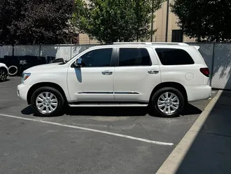 2019 Toyota Sequoia Platinum photo 4
