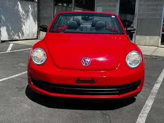 2016 Volkswagen Beetle Convertible 1.8T S PZEV photo 2