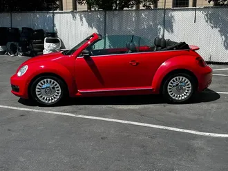 2016 Volkswagen Beetle Convertible 1.8T S PZEV photo 4