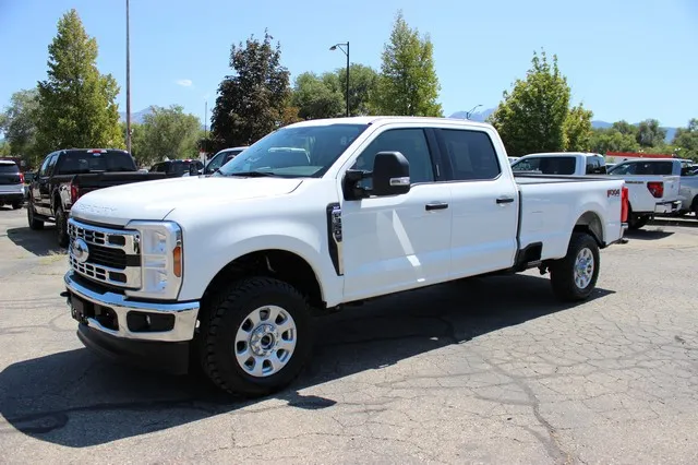 2024 FORD F-350 SUPER DUTY XLT