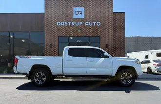 2017 Toyota Tacoma photo 5