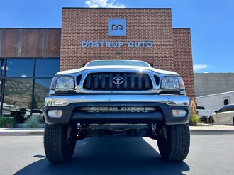2003 Toyota Tacoma photo 2